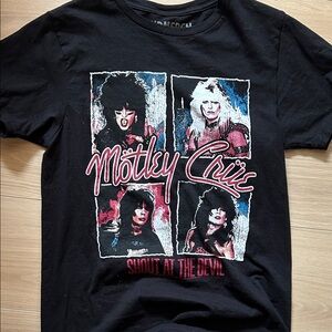 Motley Crue Black Graphic Tee - Short Sleeve